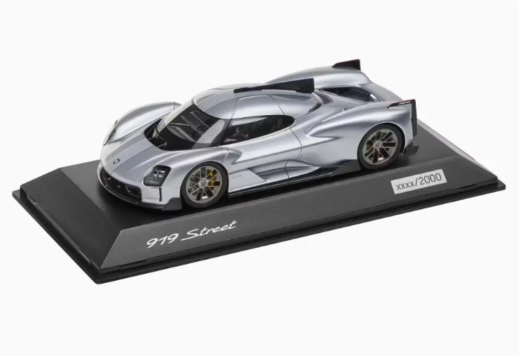 Porsche 919 Street Model Car - 1:43 Scale